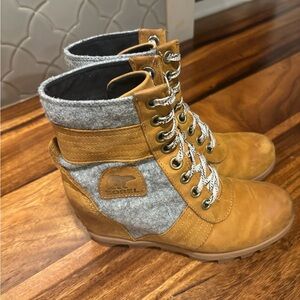 Sorel Women's Brown and Gray Lace Up Boots
